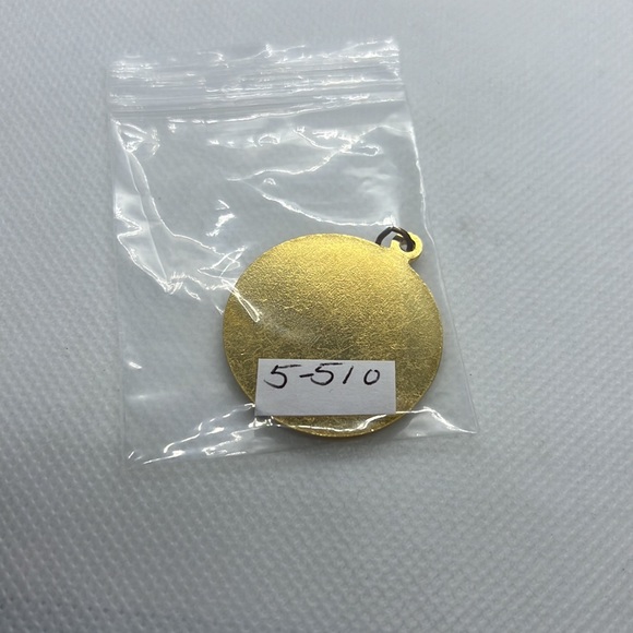 VINTAGE TECHNOLOGY TV PRODUCTION PENDANT CHARM GOLD TONE - Picture 10 of 10